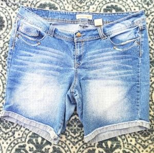 Women's Paris Blues embroidered pocket denim shorts size 24 plus